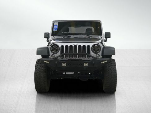 Used 2018 Jeep Wrangler Sport image 8
