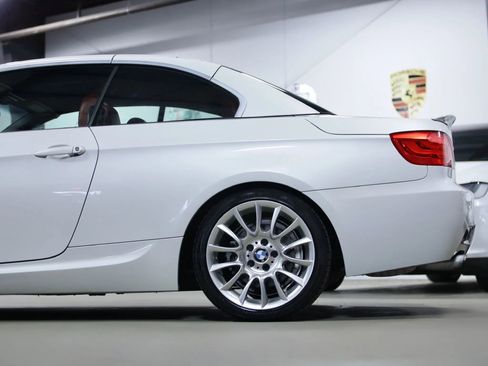 Used 2013 BMW 328i Convertible w/ M Sport Pkg image 23