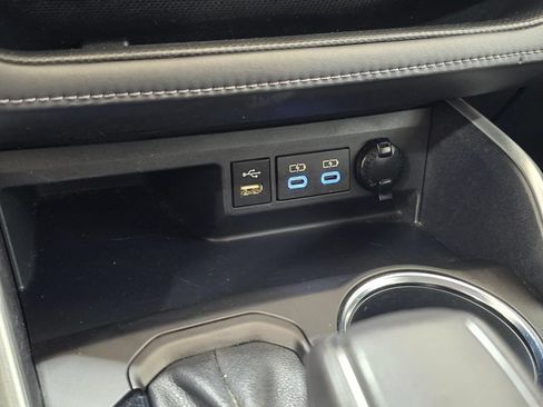 Used 2022 Toyota Highlander LE AWD/4WD image 15