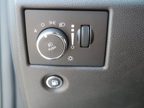 Used 2019 Jeep Grand Cherokee Altitude AWD/4WD image 24