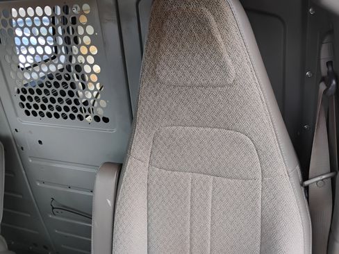 Used 2016 GMC Savana 2500 image 48