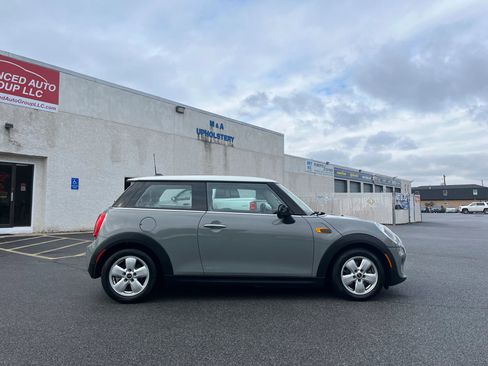 Used 2014 MINI Cooper 2-Door Hardtop image 6