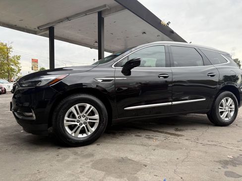 Used 2020 Buick Enclave Essence image 3