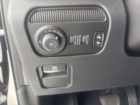 New 2025 Jeep Grand Wagoneer Series III w/ HD Trailer Tow Package image 15