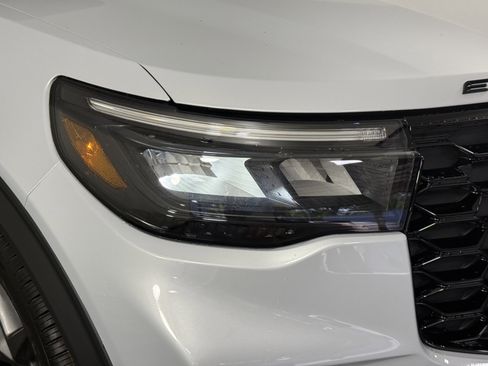 New 2026 Ford Explorer ST-Line w/ ST-Line Street Pack RWD image 7