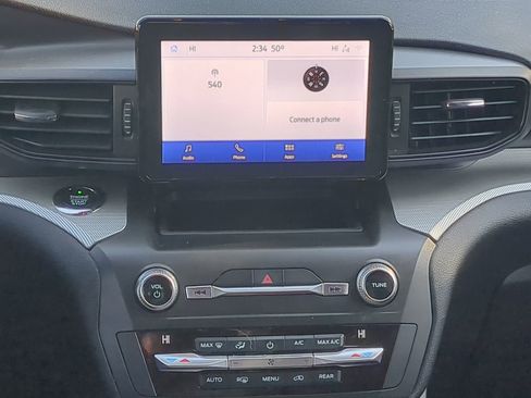 Used 2020 Ford Explorer XLT w/ Class III Trailer Tow Package image 15