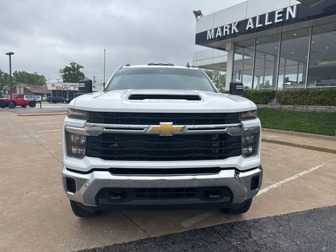 Used 2024 Chevrolet Silverado 3500 LT AWD/4WD image 9