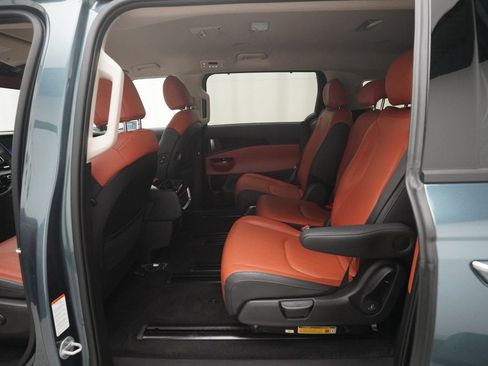 Certified 2024 Kia Carnival SX image 16