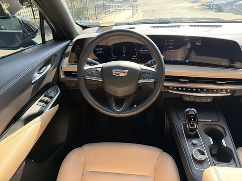 Used 2024 Cadillac XT4 Luxury w/ Cold Weather Package FWD image 34