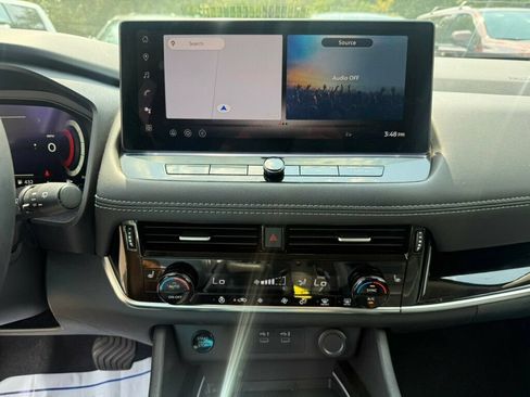 Used 2026 Nissan Rogue SL FWD image 6