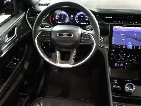 Used 2024 Jeep Grand Cherokee L Limited w/ Luxury Tech Group II image 15