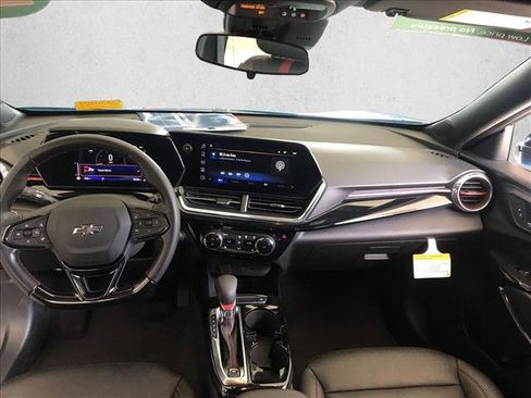 Used 2025 Chevrolet Trax RS w/ Driver Confidence Package FWD image 9