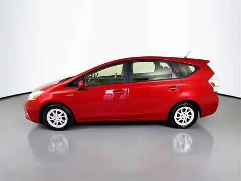 Used 2013 Toyota Prius V Five image 2