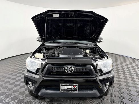 Used 2015 Toyota Tacoma w/ TRD Sport Package AWD/4WD image 19