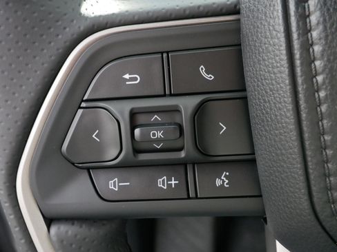 Certified 2025 Toyota 4Runner SR5 image 26