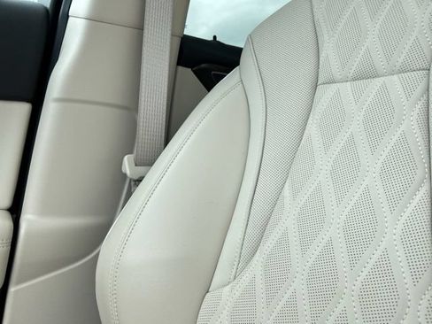Used 2023 Buick Envision Avenir AWD/4WD image 49