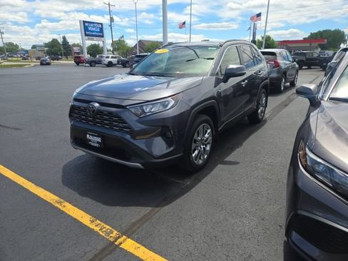 Used 2020 Toyota RAV4 Limited AWD/4WD image 3