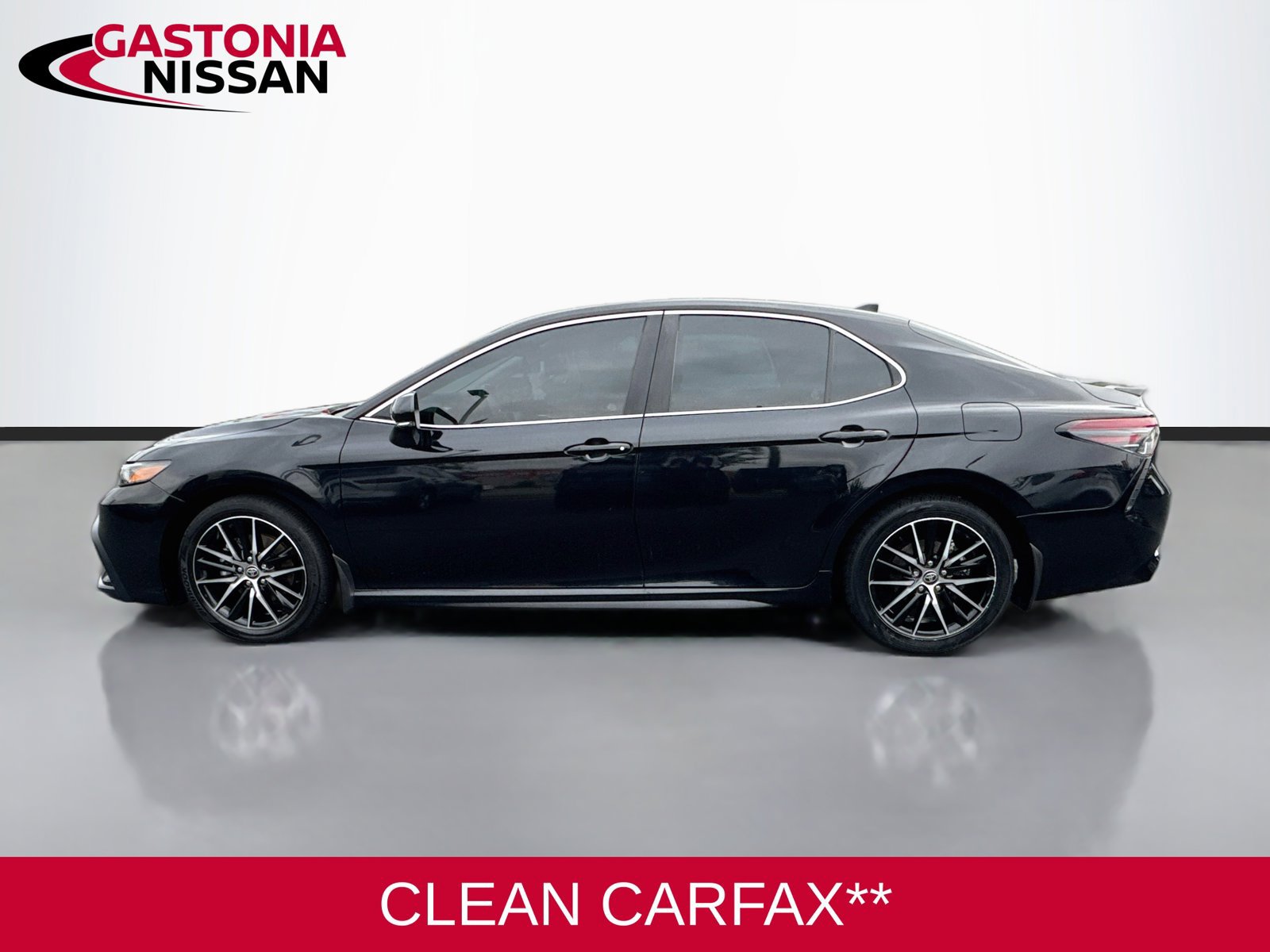 Used 2024 Toyota Camry SE w/ Cold Weather Package AWD/4WD image 5