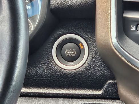 Used 2022 RAM 1500 Laramie AWD/4WD image 15