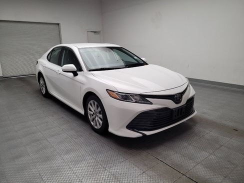 Used 2019 Toyota Camry LE FWD image 13