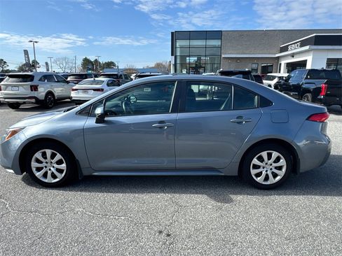 Used 2025 Toyota Corolla LE image 6