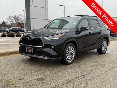 Used 2023 Toyota Highlander Platinum image 7