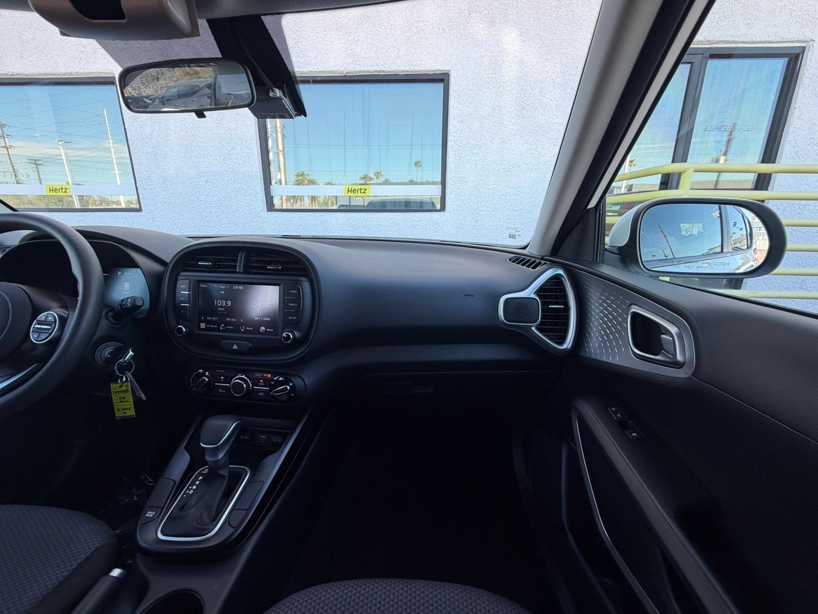Used 2025 Kia Soul LX w/ LX Technology Package FWD image 32
