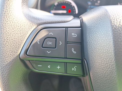 Used 2024 Toyota Sienna LE FWD image 20