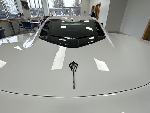 New 2025 Chevrolet Corvette E-Ray w/ ZER Performance Package AWD/4WD image 17