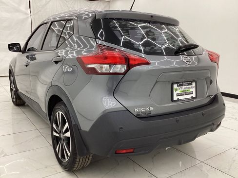 Used 2020 Nissan Kicks SV image 9