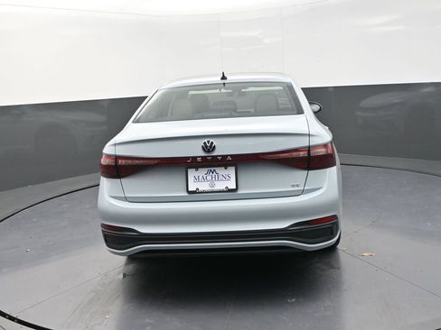 New 2026 Volkswagen Jetta SE image 7