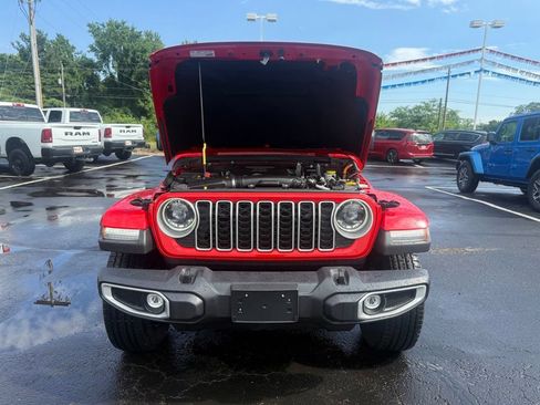 Used 2025 Jeep Wrangler Unlimited Sahara w/ Safety Group AWD/4WD image 60