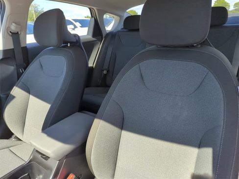 New 2025 Kia K4 LXS image 22