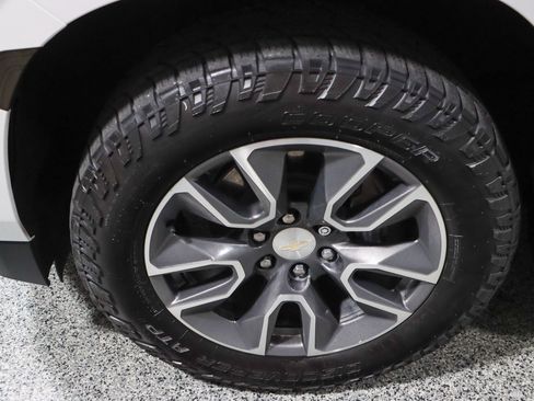 Used 2021 Chevrolet Tahoe LT w/ LT Signature Package RWD image 11