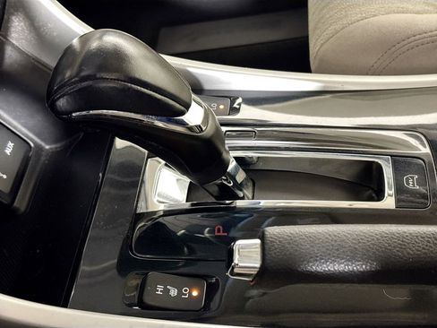 Used 2014 Honda Accord Plug-In Sedan image 18