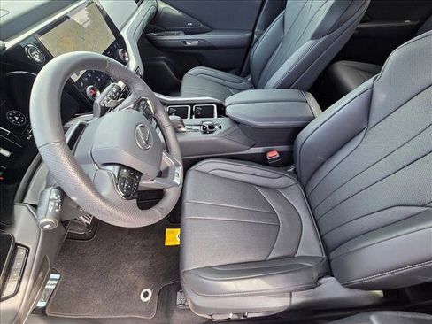 Used 2025 Lexus TX 500h AWD w/ Technology Package image 14