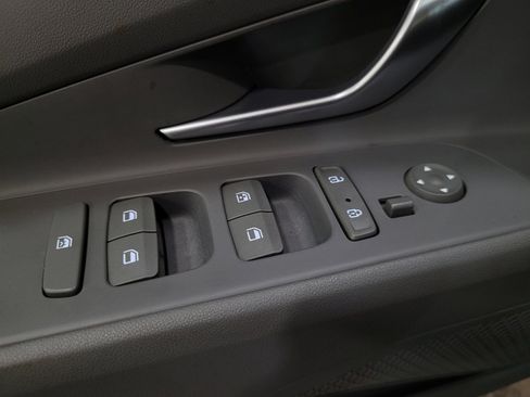 Used 2022 Hyundai Elantra SEL FWD image 27