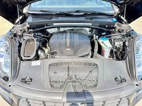 Used 2018 Porsche Macan AWD/4WD image 11