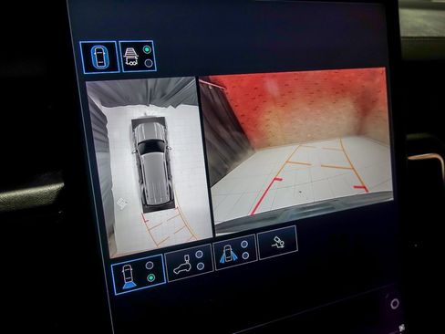 Used 2025 GMC Yukon Denali image 24