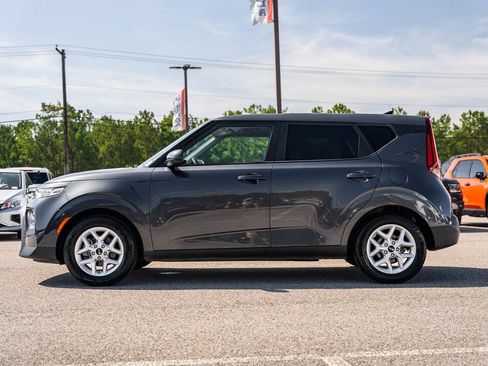 Used 2021 Kia Soul S FWD image 4