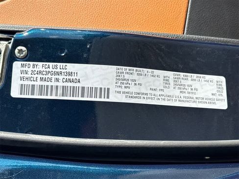 Used 2022 Chrysler Pacifica Pinnacle image 36