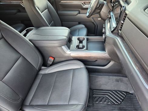 Used 2024 Chevrolet Silverado 2500 LTZ w/ LTZ Convenience Package image 13