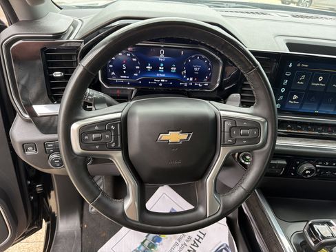 Used 2024 Chevrolet Silverado 1500 LTZ AWD/4WD image 15