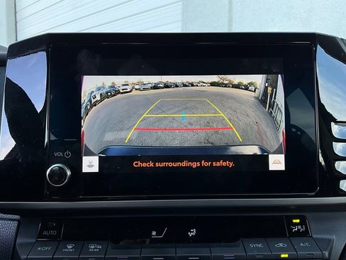 Used 2025 Toyota Camry LE image 29