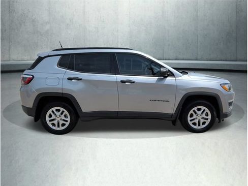 Used 2018 Jeep Compass Sport FWD image 7