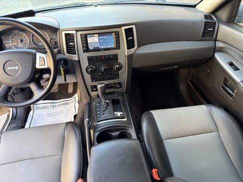 Used 2009 Jeep Grand Cherokee Laredo image 15