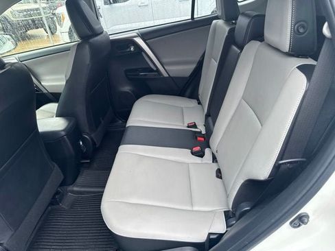 Used 2018 Toyota RAV4 Limited FWD image 15