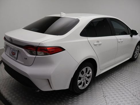Certified 2025 Toyota Corolla LE image 8