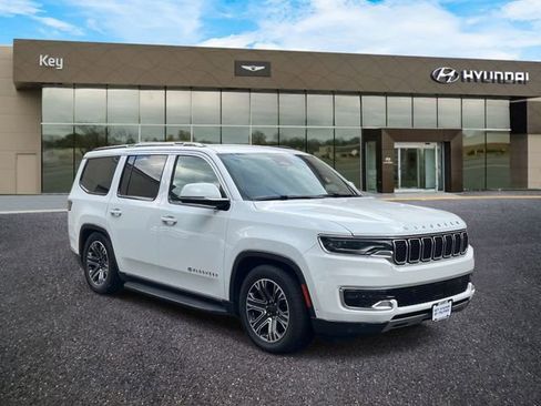 Used 2022 Jeep Wagoneer Series III image 4