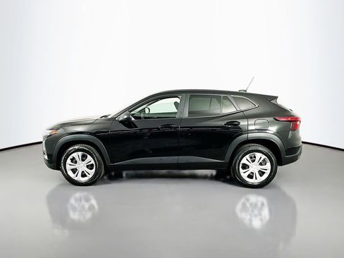 Used 2024 Chevrolet Trax LS FWD image 5